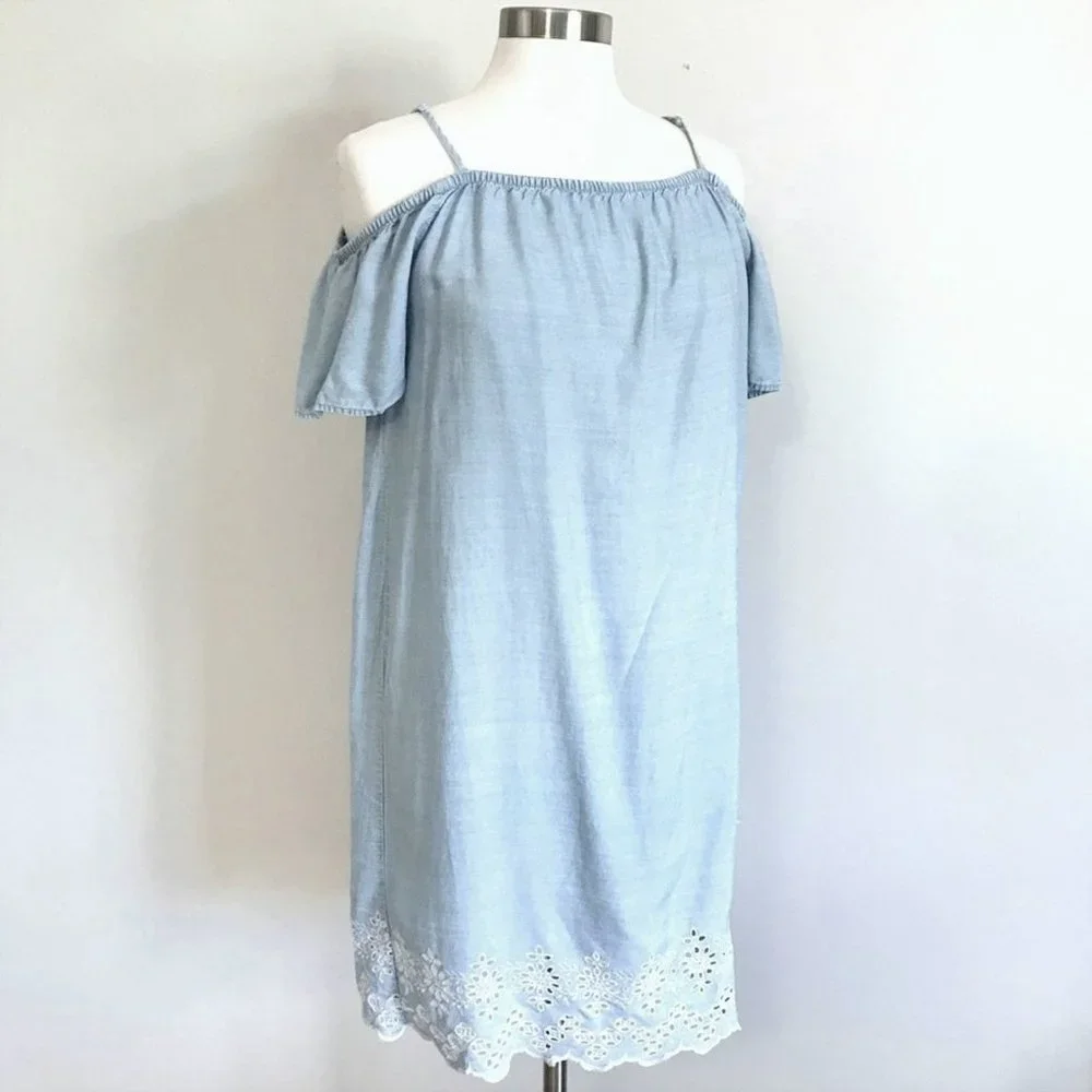 OLD NAVY dress M Eyelet blue chambray cold shoulder EUC - Picture 3 of 11